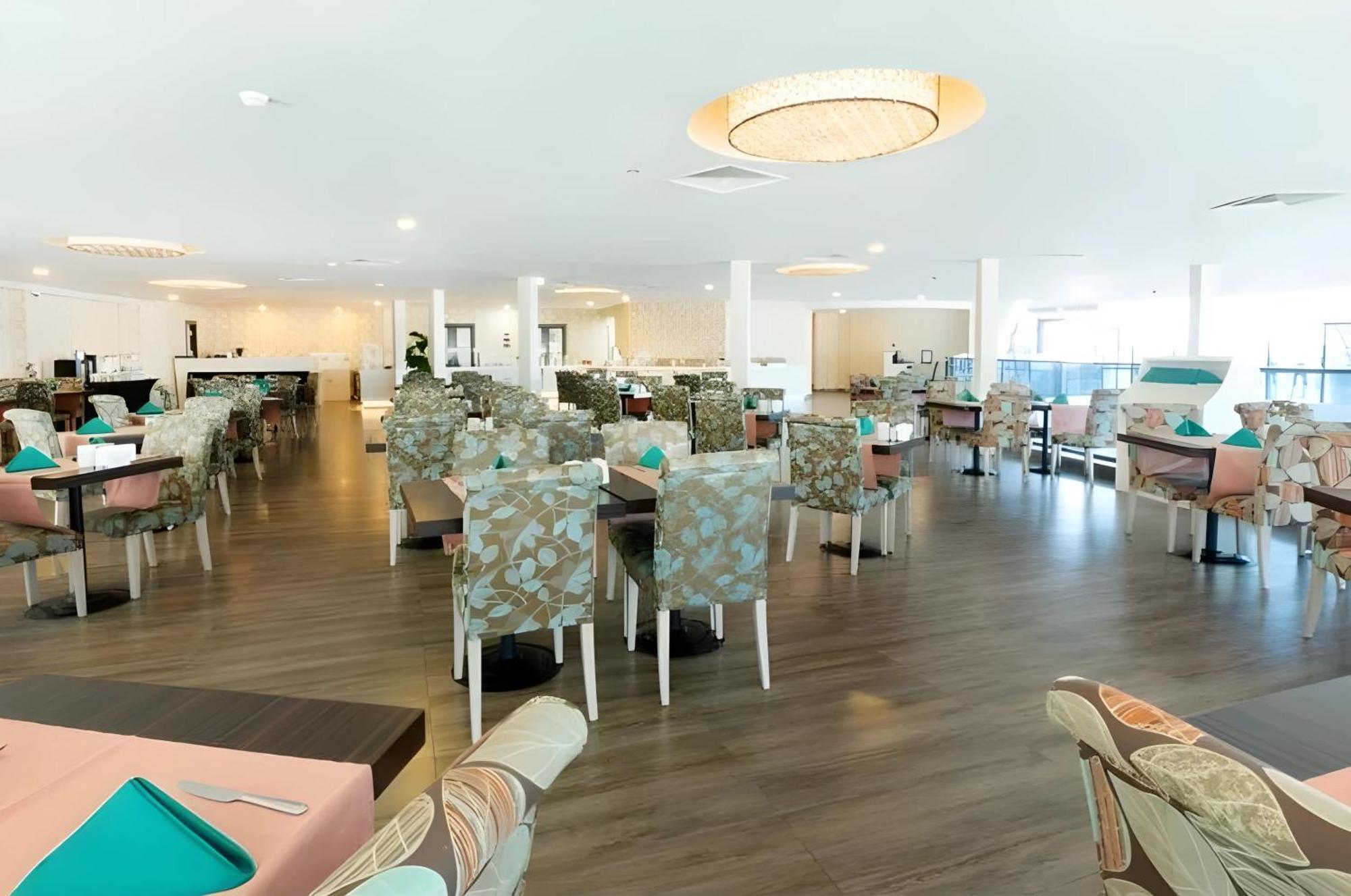 Orbi Batumi City Beach View Hotel 외부 사진